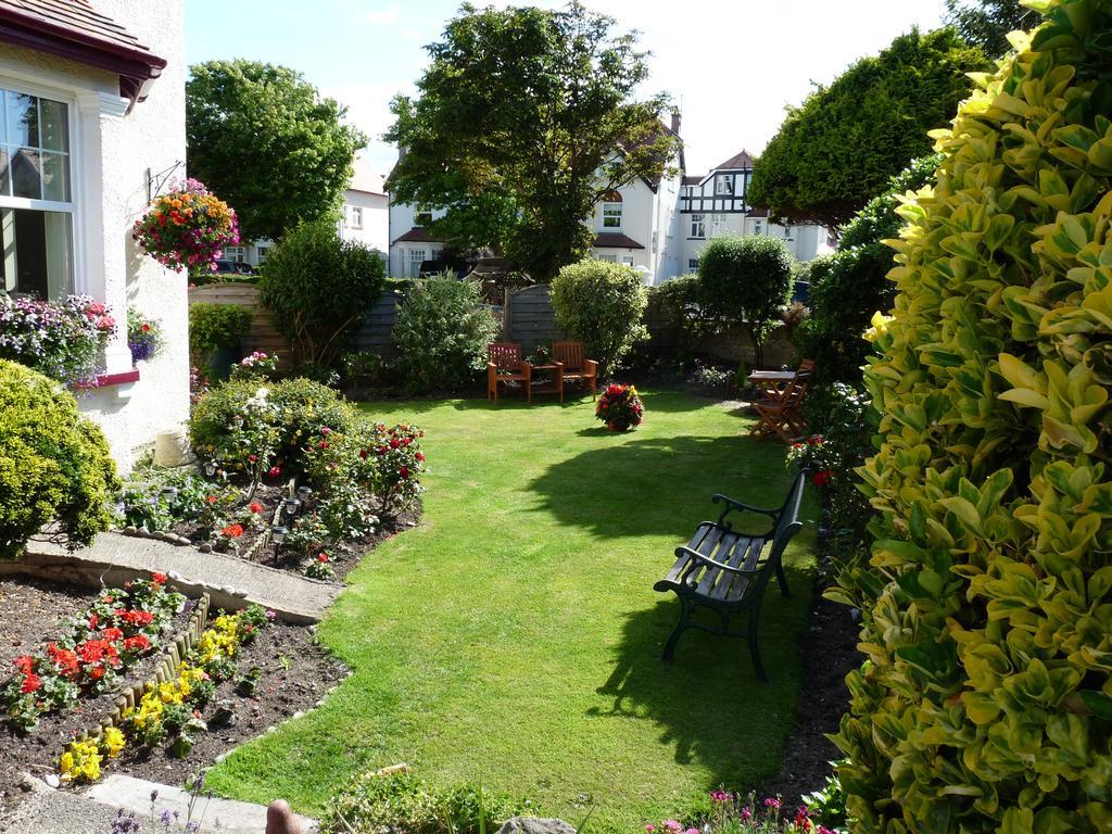 Cornerways Guest House Llandudno Zewnętrze zdjęcie